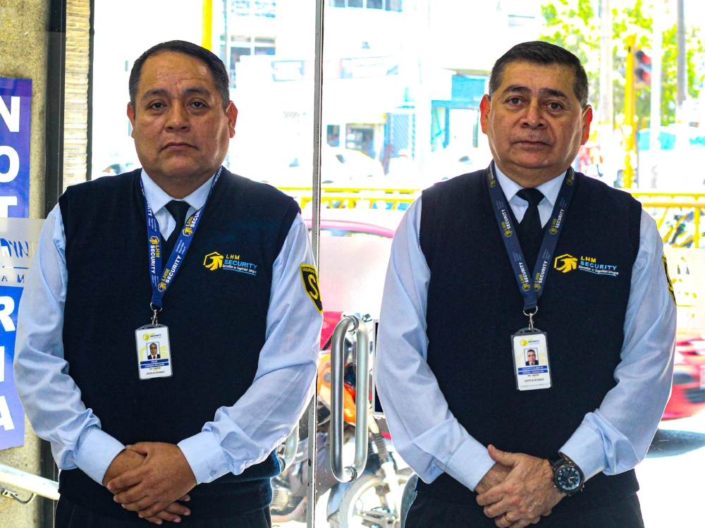 AGENTES DE SEGURIDAD - NOSOTROS